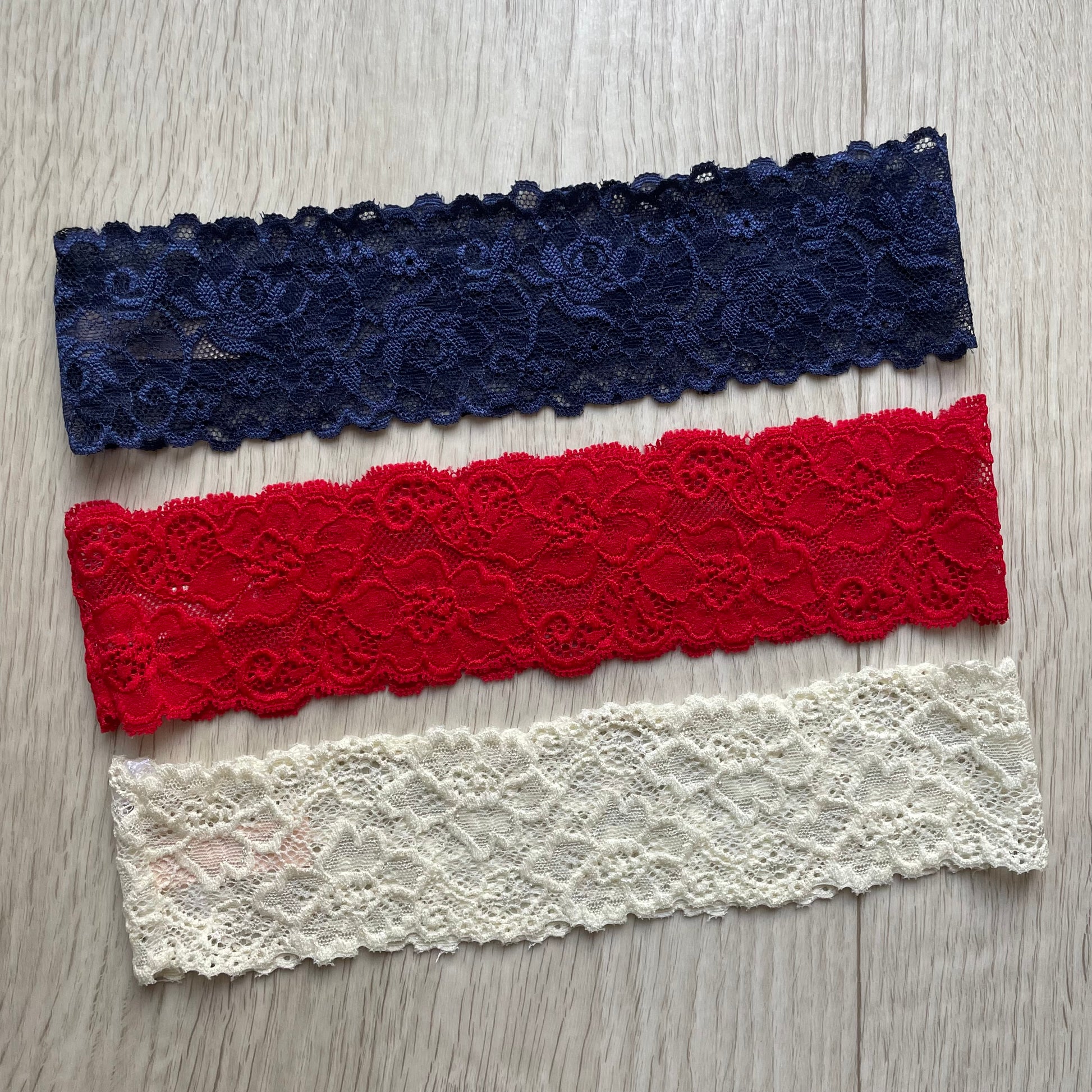 Trio de bandeaux en dentelle