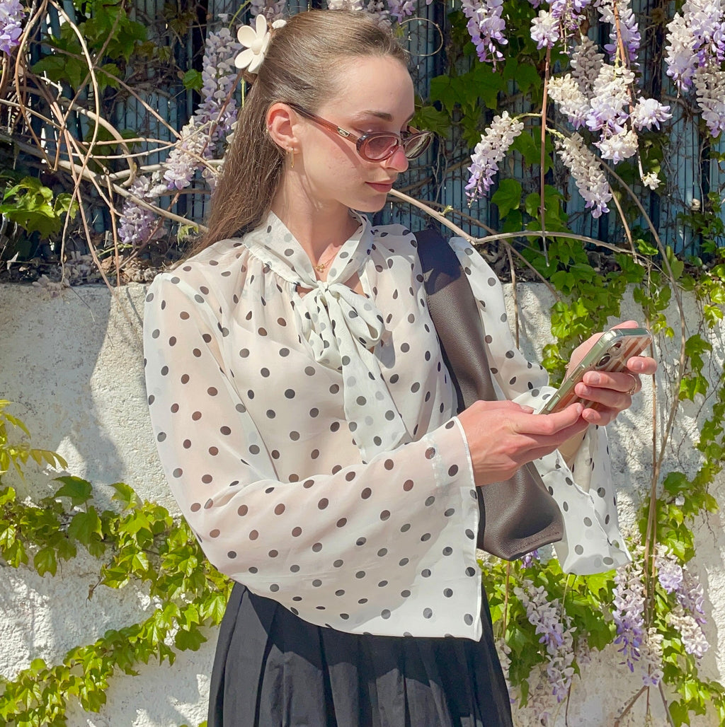 Blouse en soie à pois