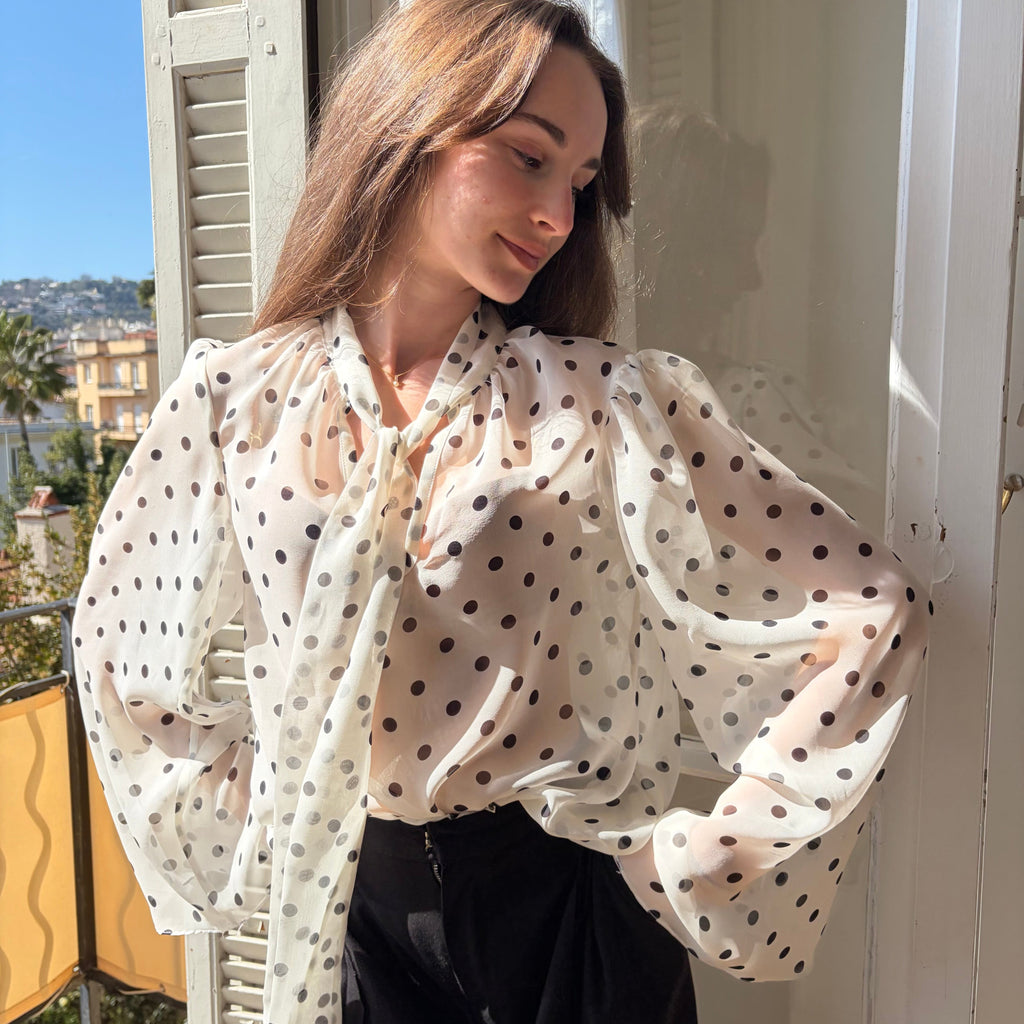 Blouse en soie à pois