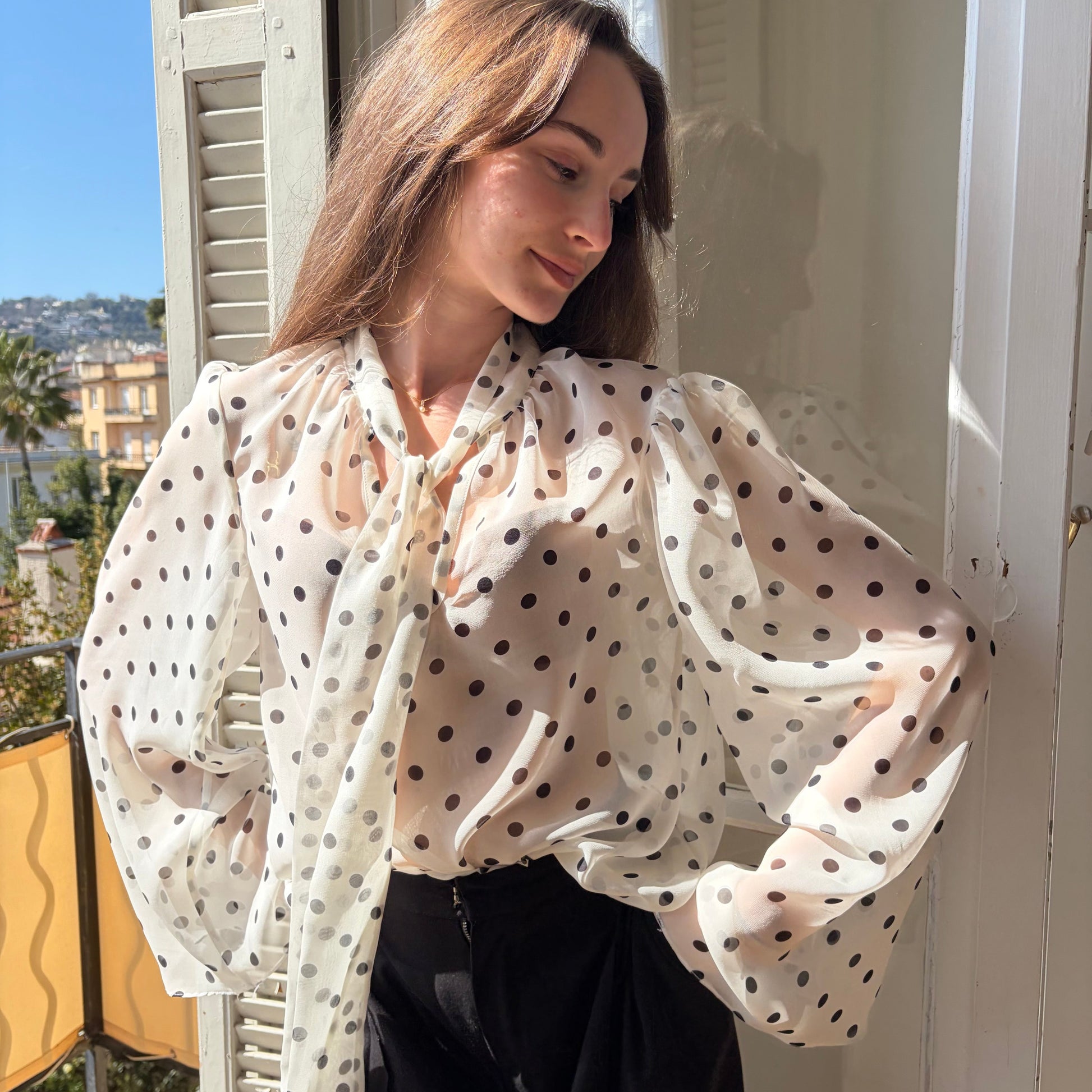 Blouse en soie à pois