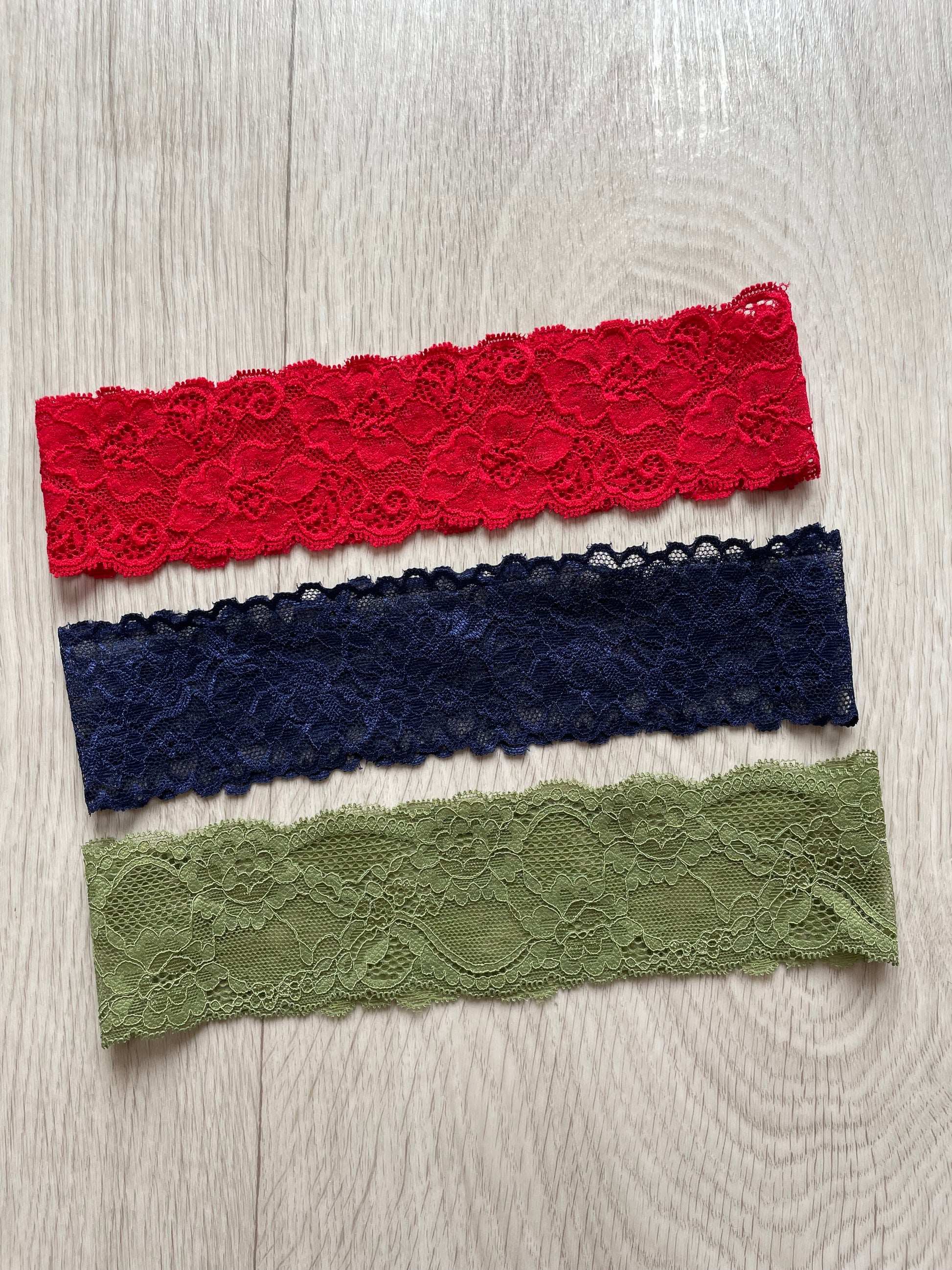 Trio de bandeaux en dentelle