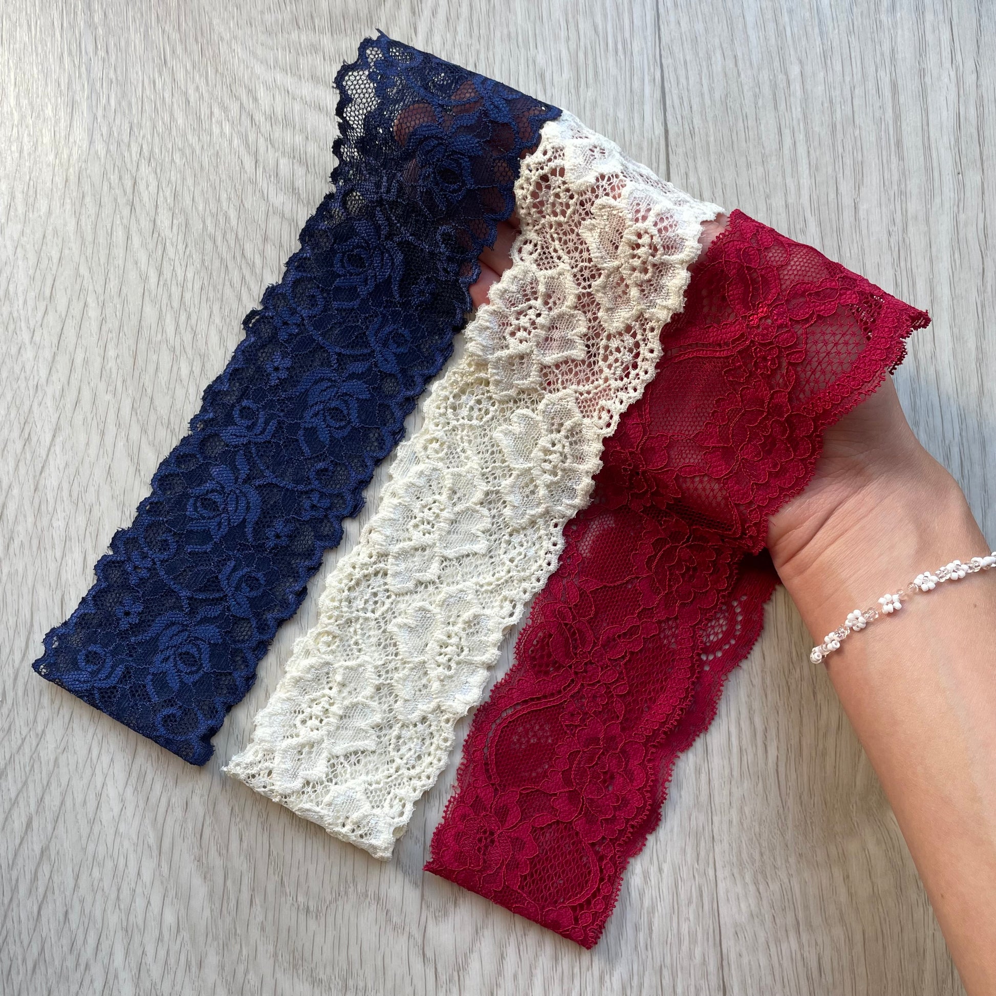 Trio de bandeaux en dentelle
