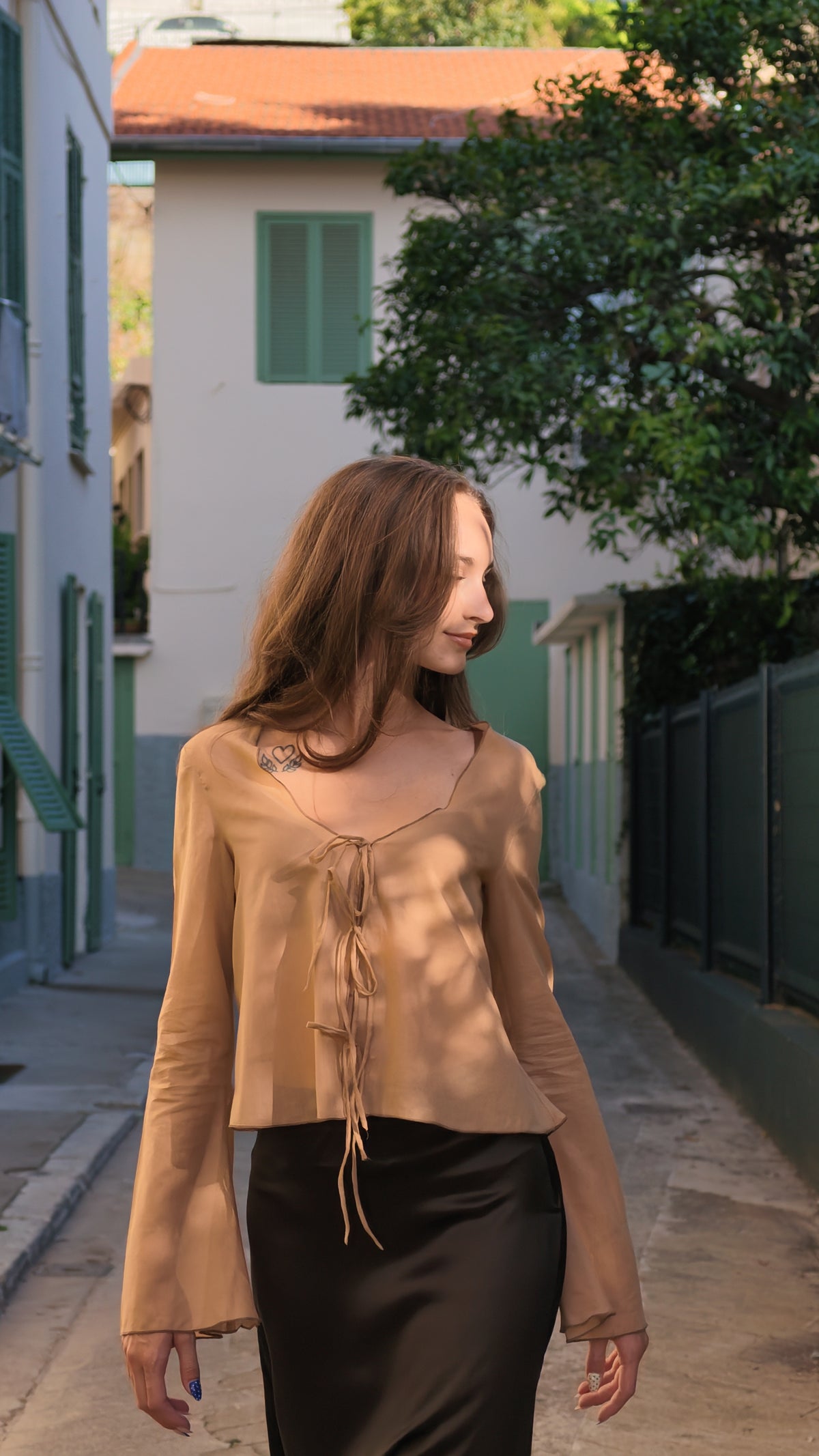 Blouse évasée à noeuds