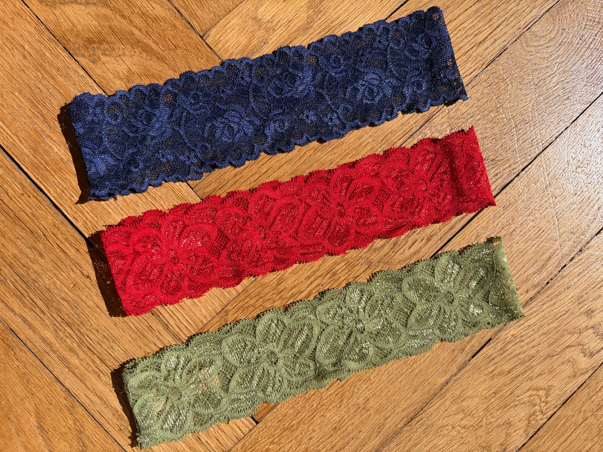 Trio de bandeaux en dentelle