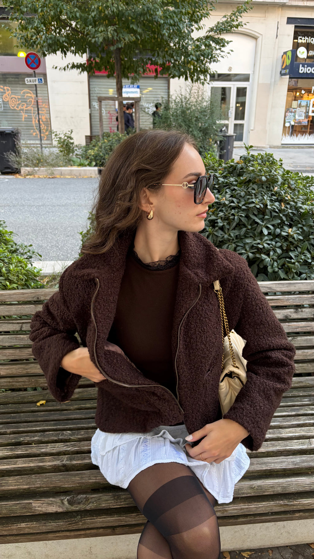 Manteau court à bouclettes