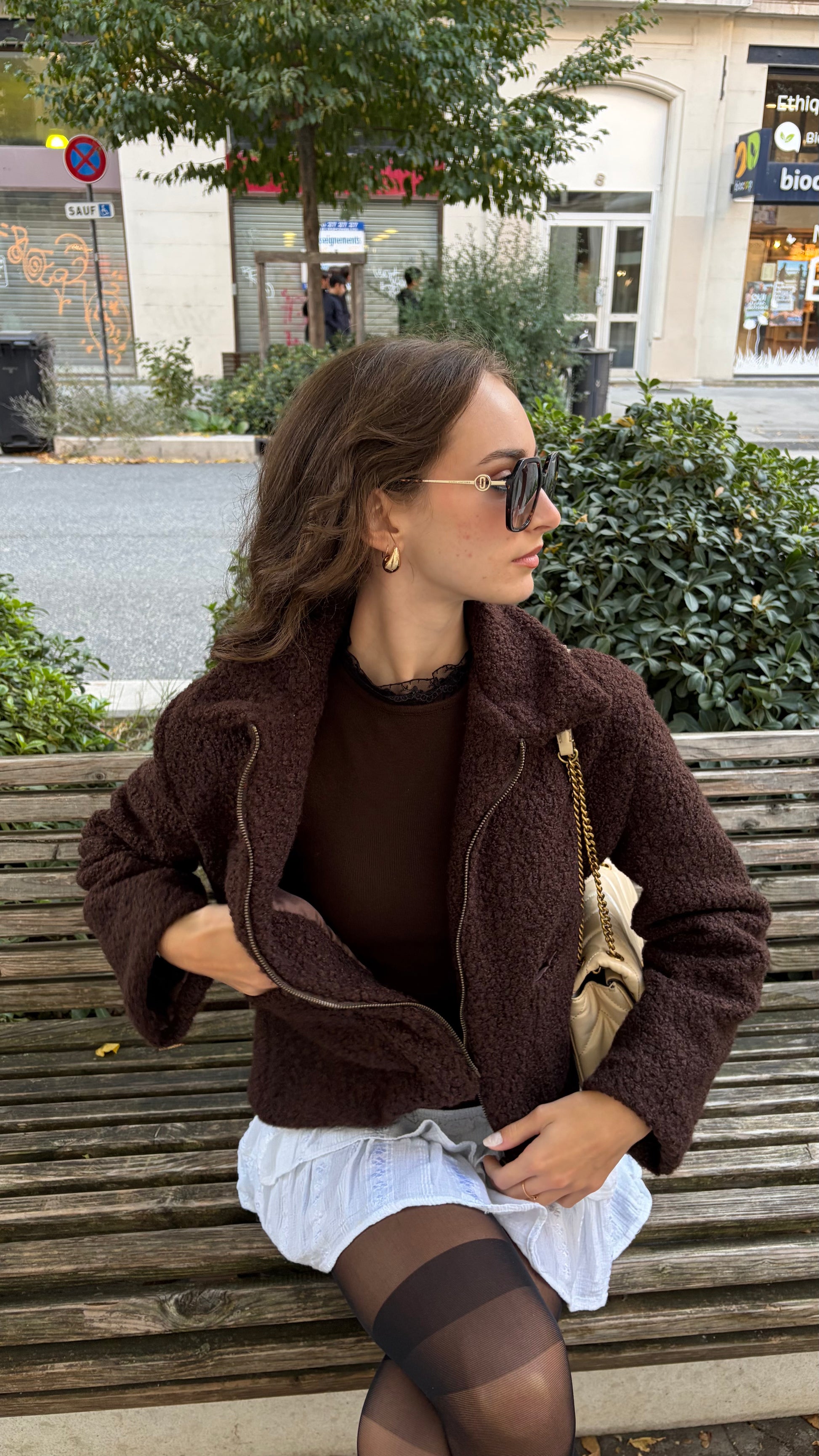 Manteau court à bouclettes