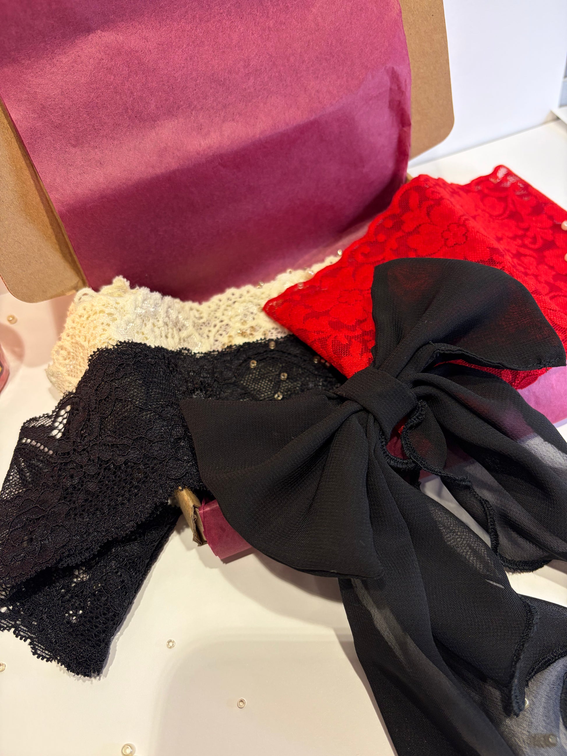 Box Noël 3 bandeaux + 1 noeud noir