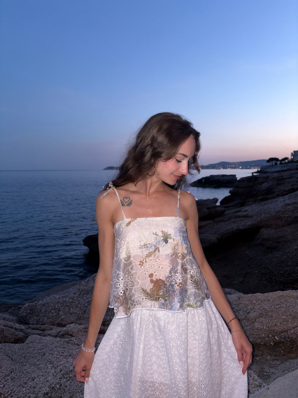 Top à bretelles en broderie