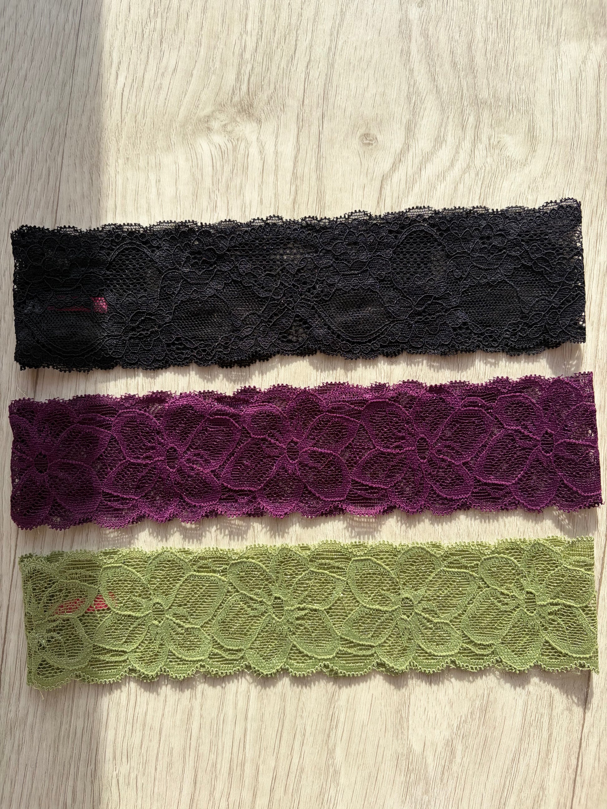 Trio de bandeaux en dentelle