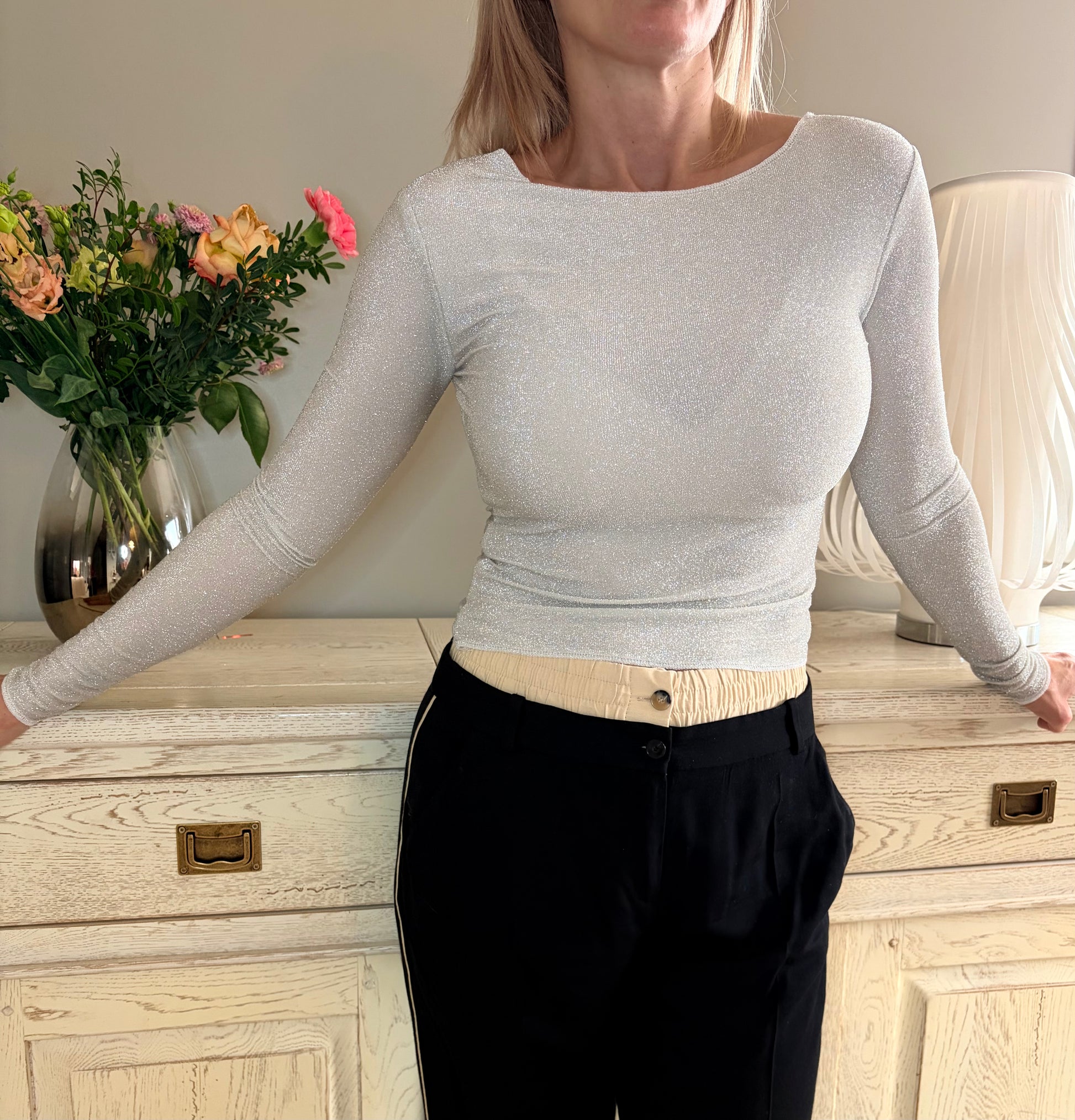 Haut dos nu à paillettes