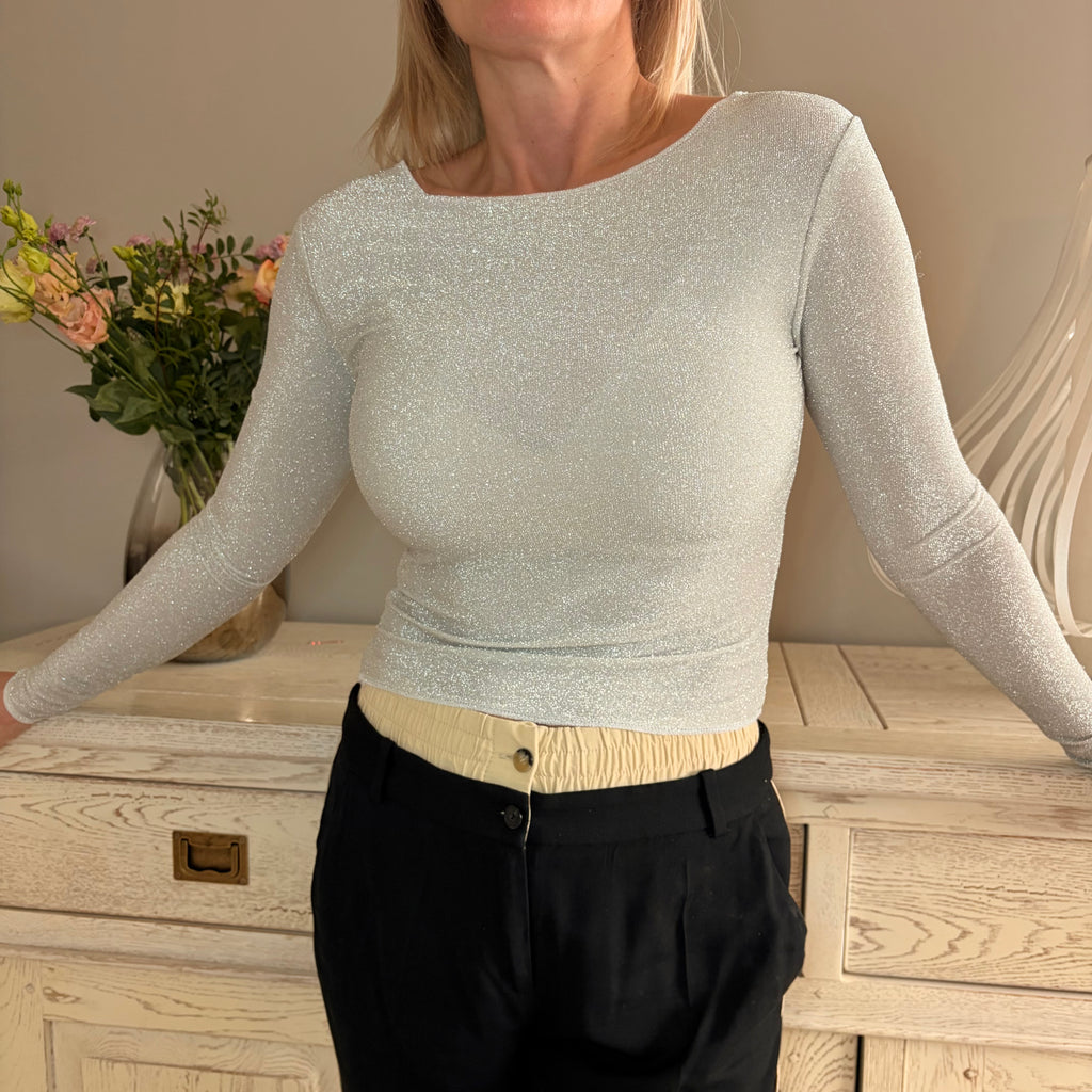 Haut dos nu à paillettes