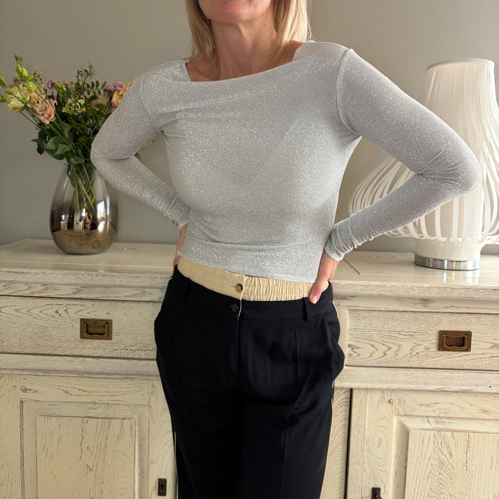 Haut dos nu à paillettes