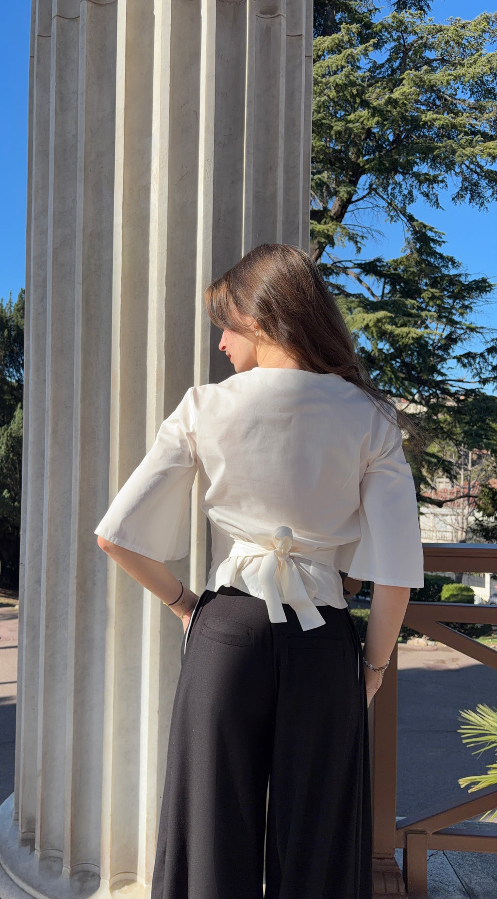 Haut crème ajustable