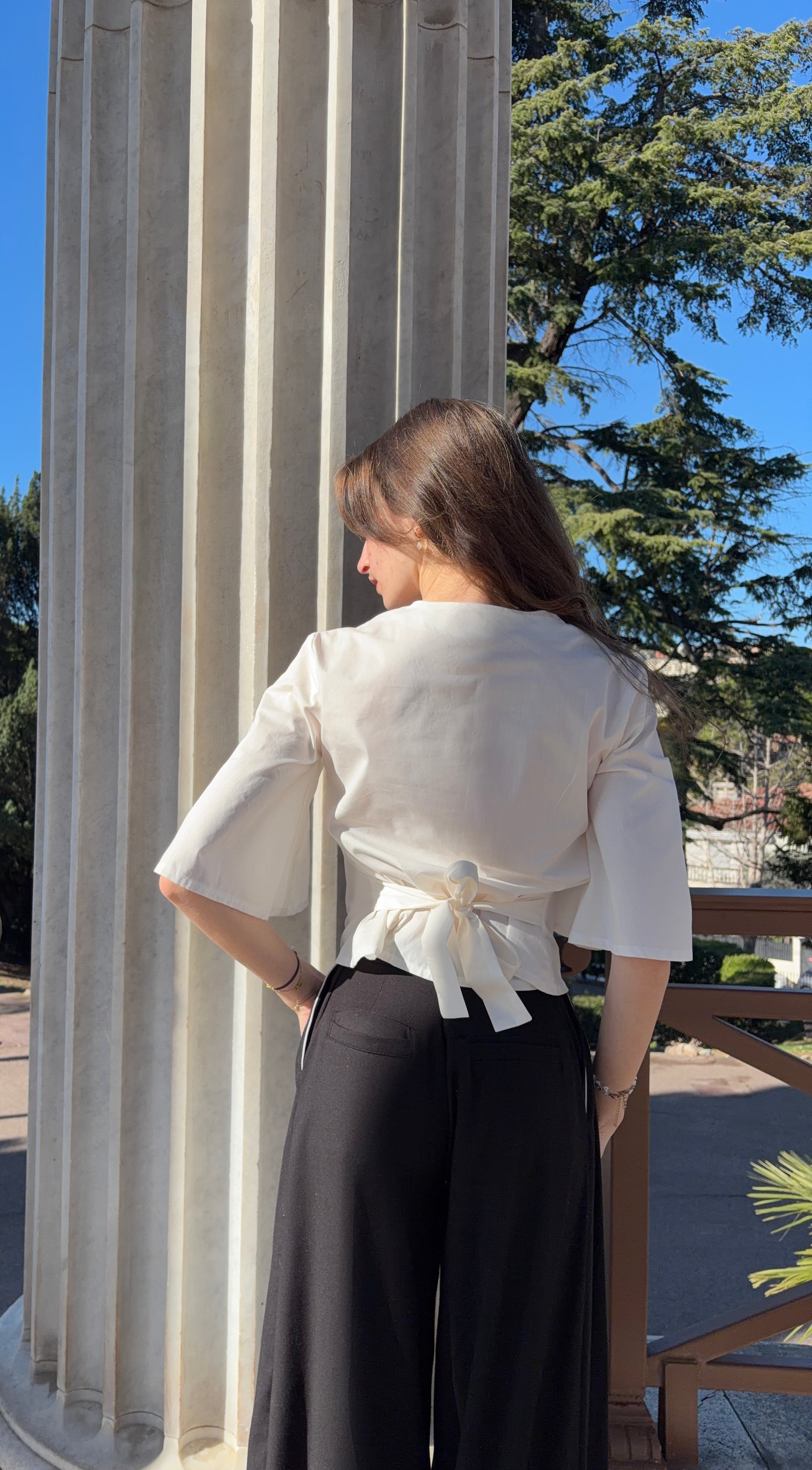 Haut crème ajustable