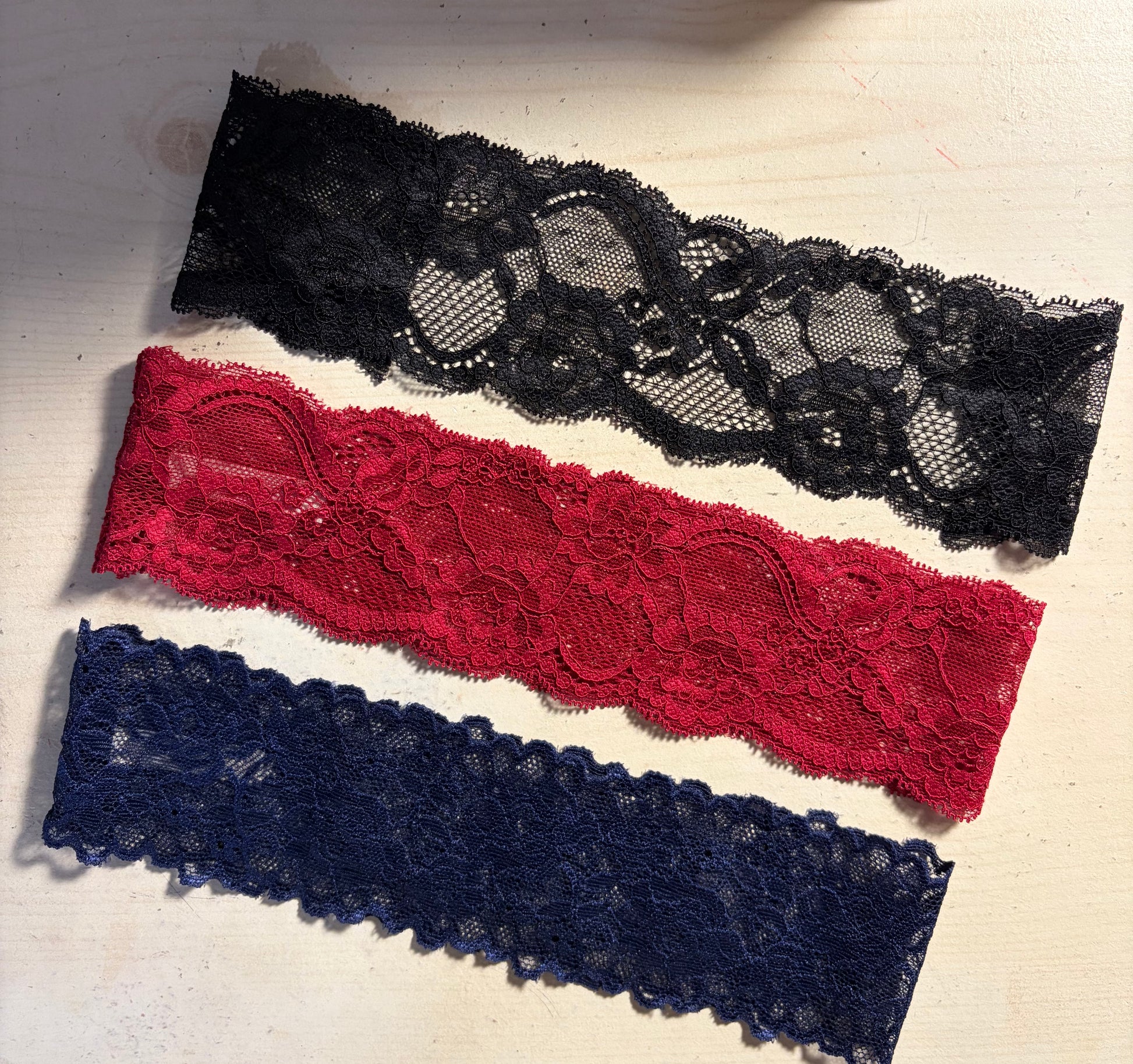 Trio de bandeaux en dentelle